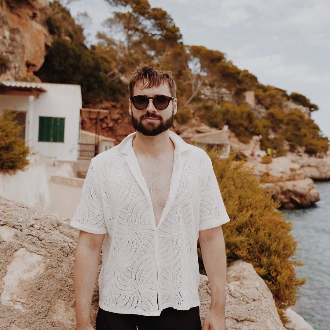 Post 3 by Max on Instagram (image)