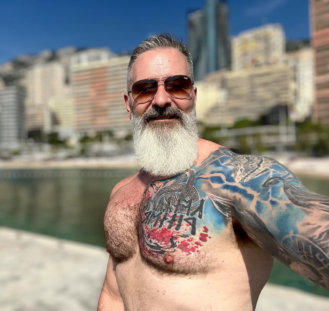 Post 6 by Klaus Huber on Instagram (image)