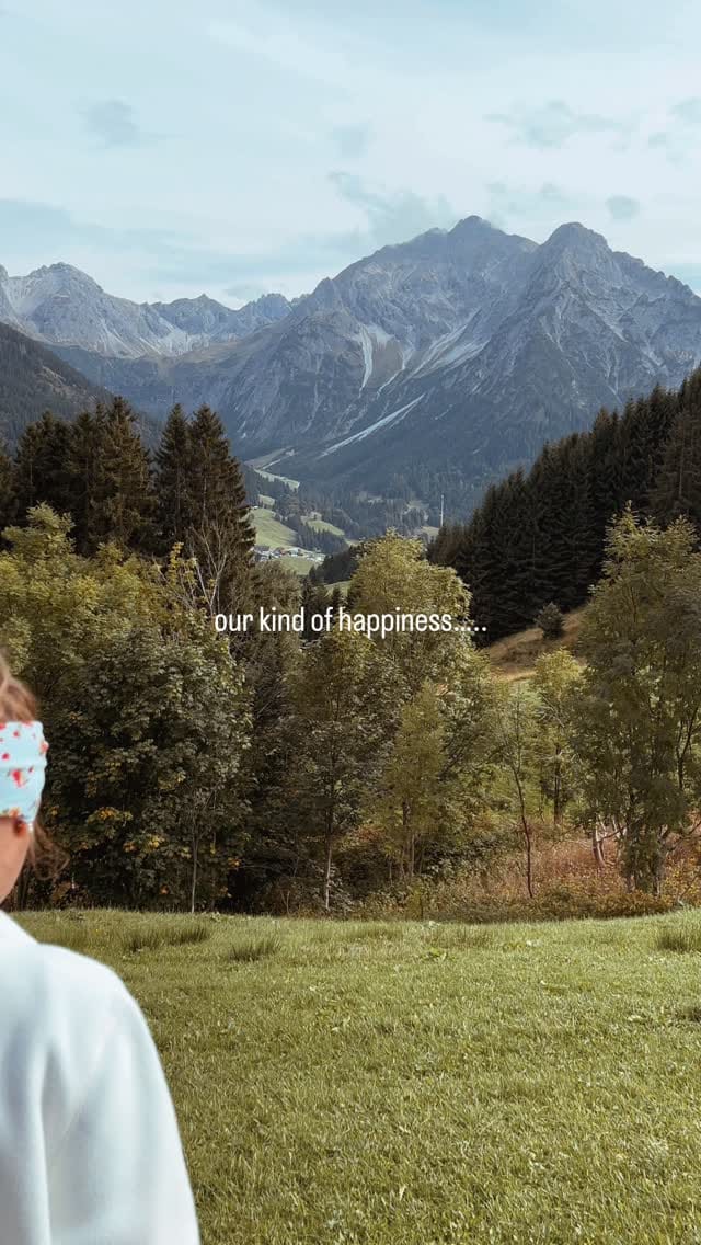 Post 4 by Kiwi on Instagram (video)