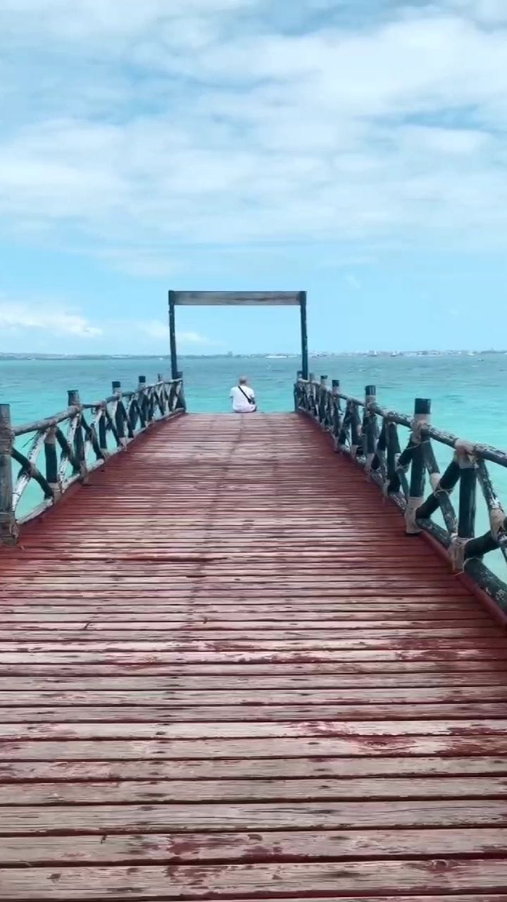 Post 3 by Marek Holetzki✝ on Instagram (video)