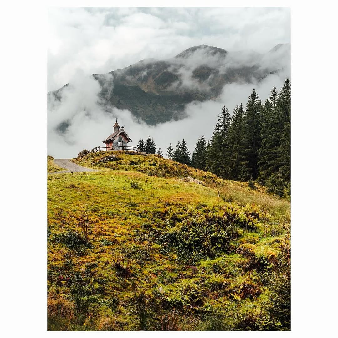 Post 8 by Jörg Wanderer on Instagram (carousel)