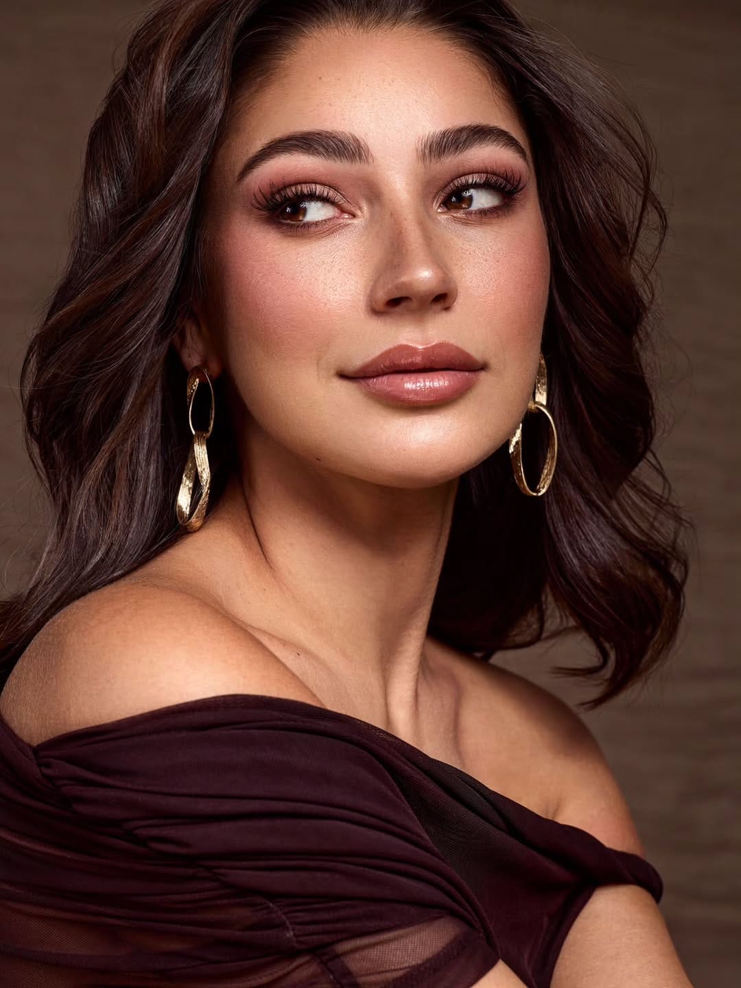 Post 2 by Lara Gilles - Beauty Photography & Retouching | Essen NRW on Instagram (carousel)