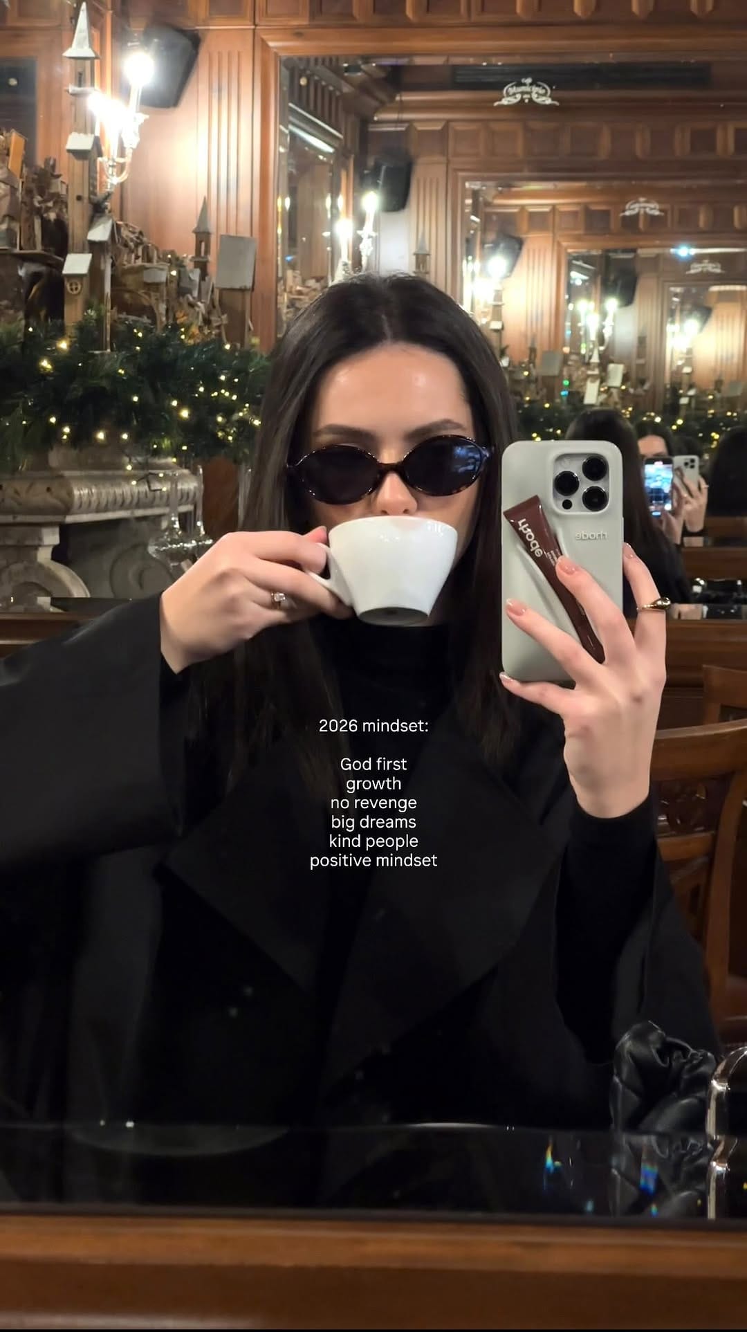Post 10 by ᴅᴀᴍs | ғᴀsʜɪᴏɴ ᴄᴏɴᴛᴇɴᴛ ᴄʀᴇᴀᴛᴏʀ on Instagram (video)