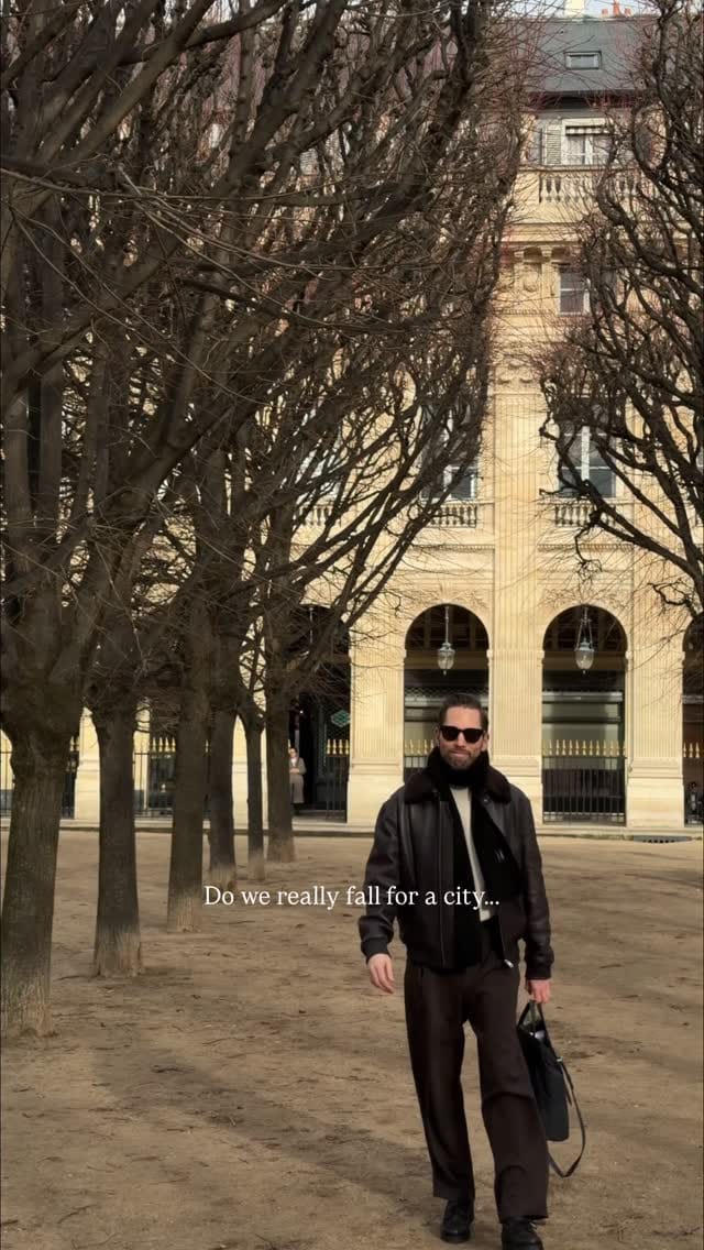Post 1 by Alexander Paar on Instagram (video)