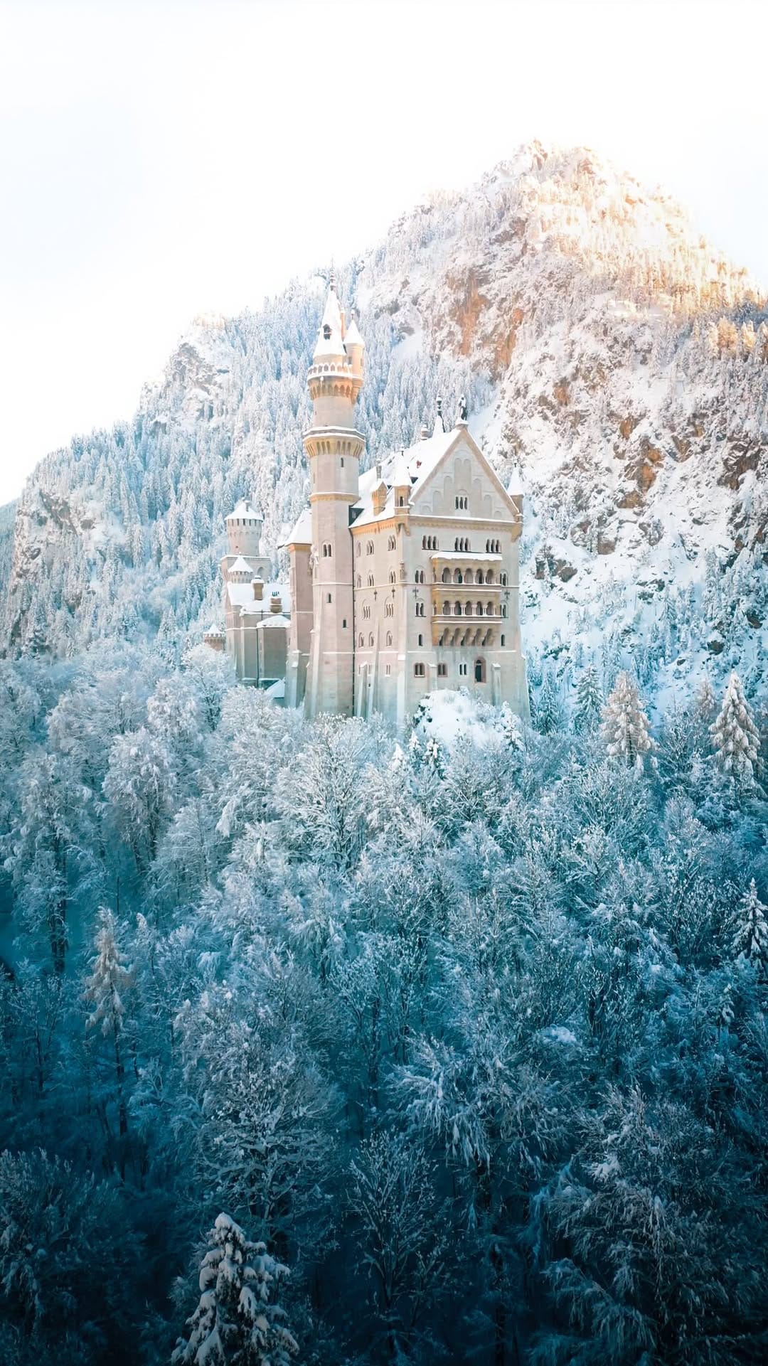 Post 3 by 𝐉𝐀𝐍𝐈 | Travel & Outdoor on Instagram (video)