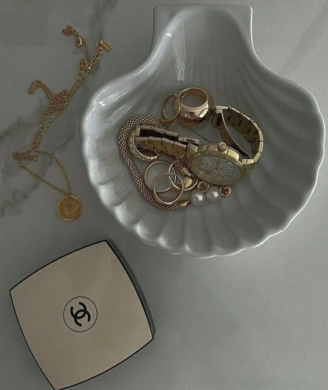 Post 9 by Tea kapoukaki-Kiagia on Instagram (image)