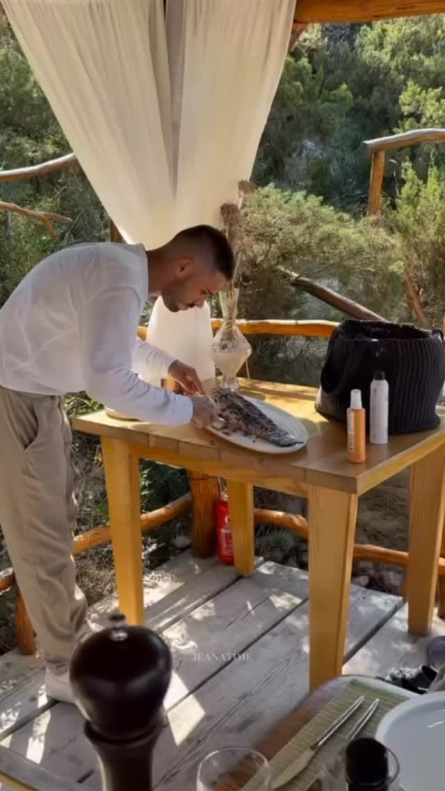 Post 7 by Jeana Khalil Asmaro on Instagram (video)