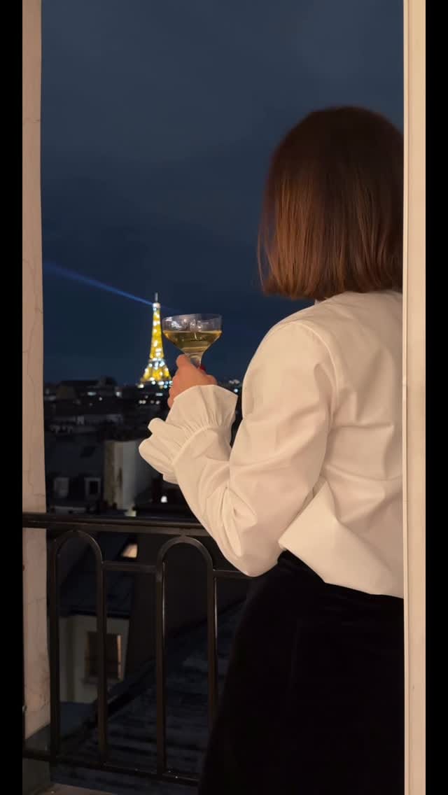 Post 4 by La Vie On Grand | Noelani Meirowsky on Instagram (video)