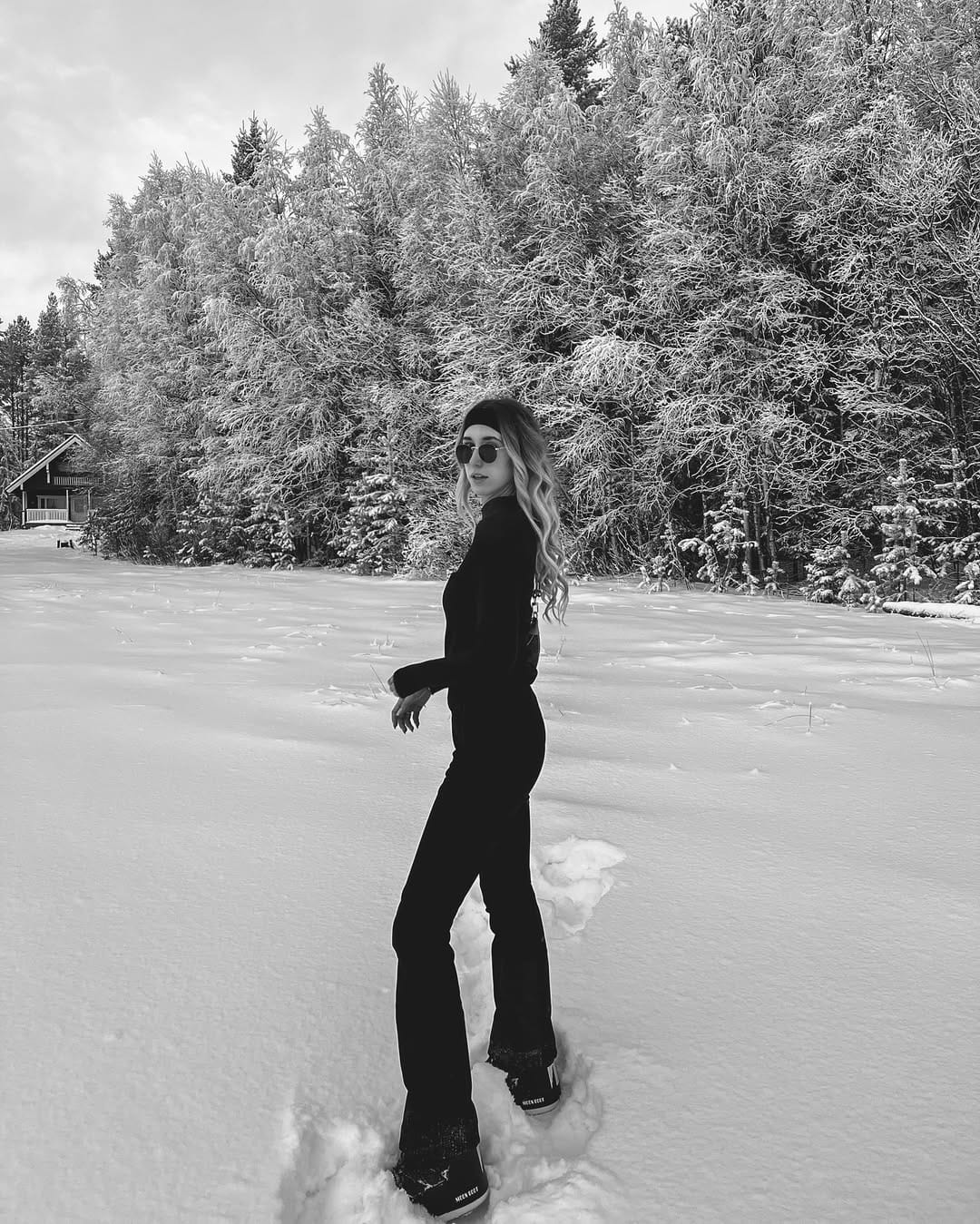 Post 9 by TRAVEL | FOOD | HOTEL recommendations 🖤 on Instagram (carousel)