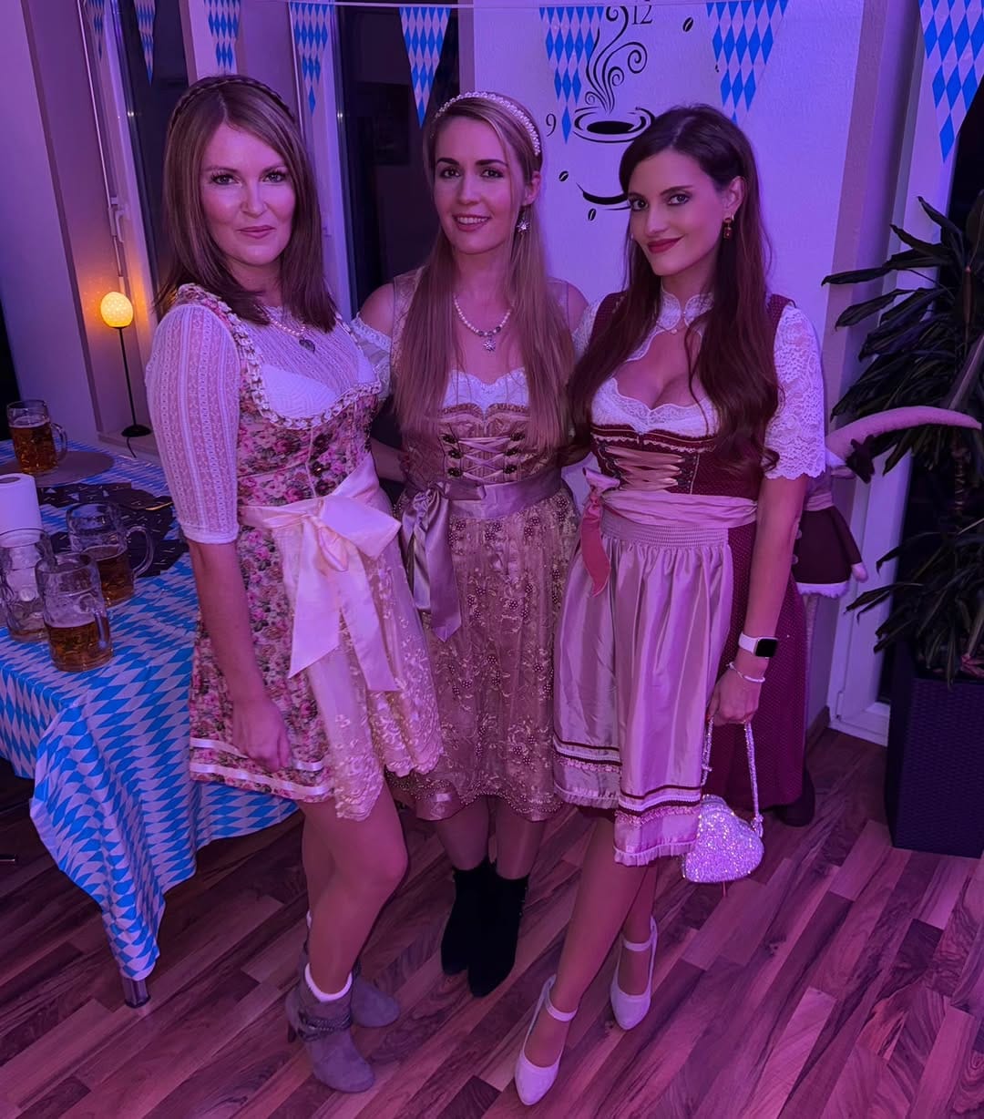 Post 9 by Julia on Instagram (carousel)
