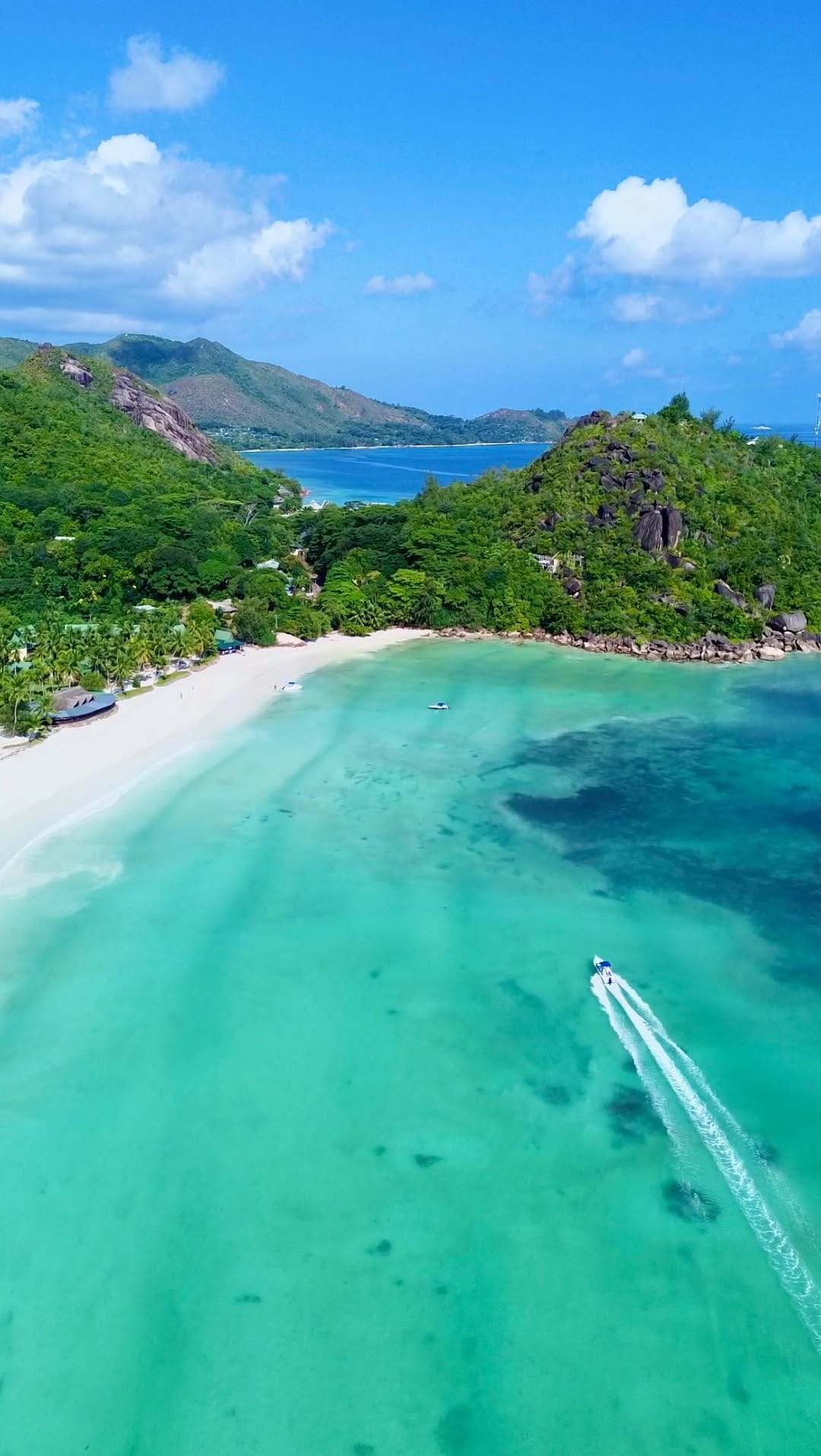 Post 9 by H e i d i ☼ Travel Creator | UGC on Instagram (video)
