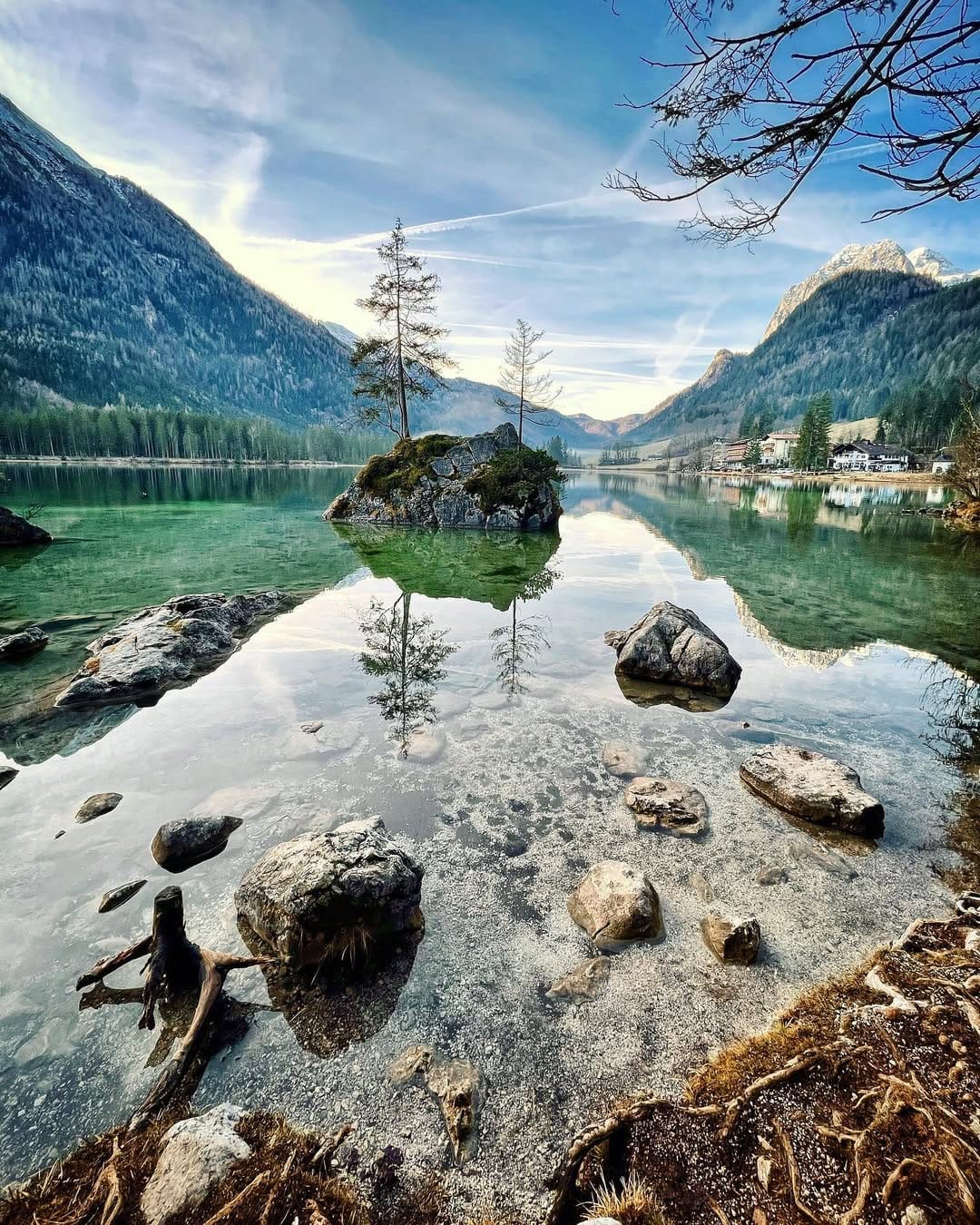 Post 3 by Sören Bartosch on Instagram (image)