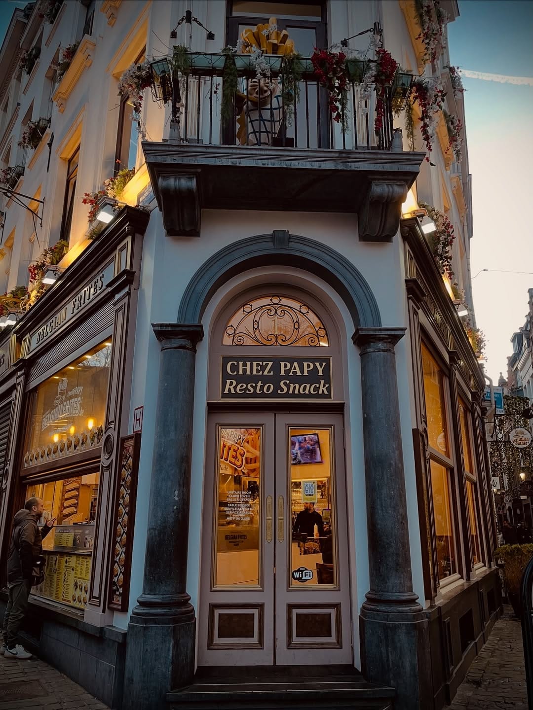 Post 2 by Travel and lifestyle blog from Düsseldorf 🇺🇦🗺🎡 on Instagram (image)