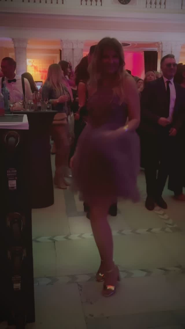 Post 2 by Stefanie on Instagram (video)