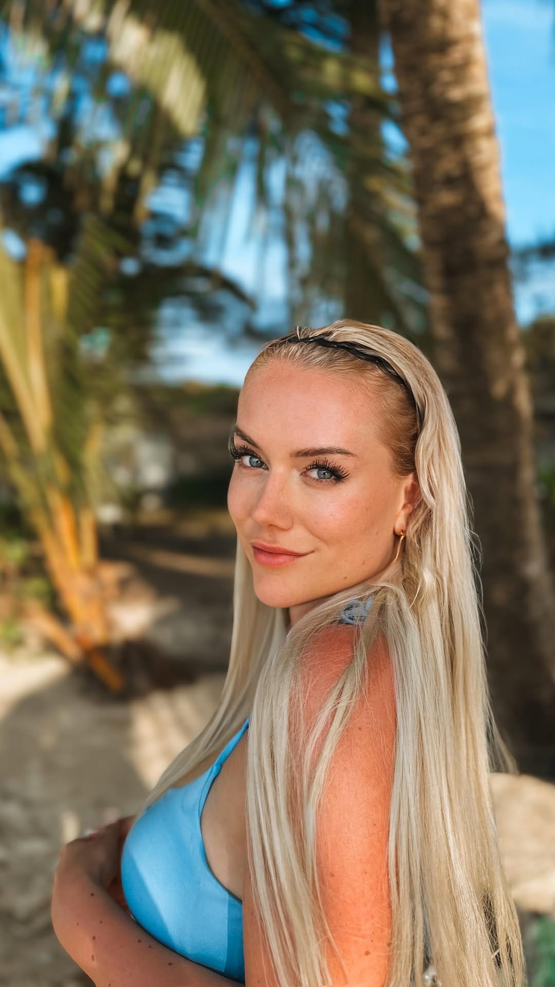 Post 10 by Lena Viola on Instagram (video)
