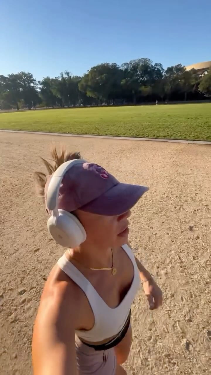 Post 5 by K I M B E R L E Y on Instagram (video)