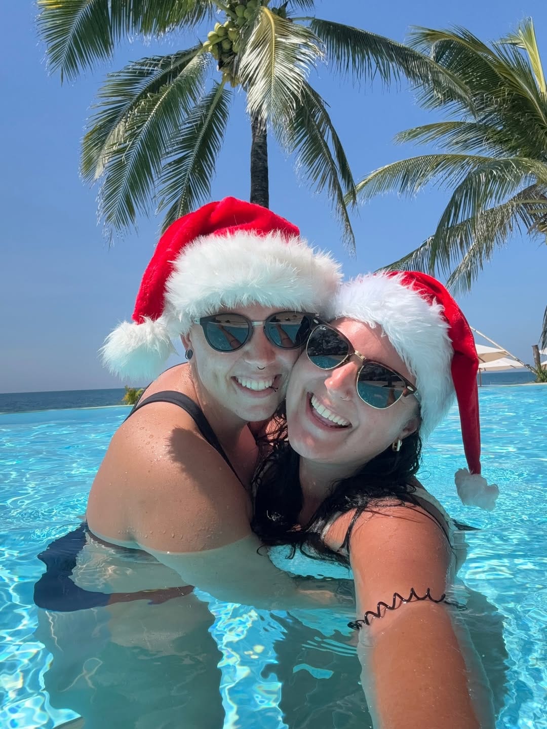 Post 4 by Girls.Travel.Couple/Diving on Instagram (carousel)