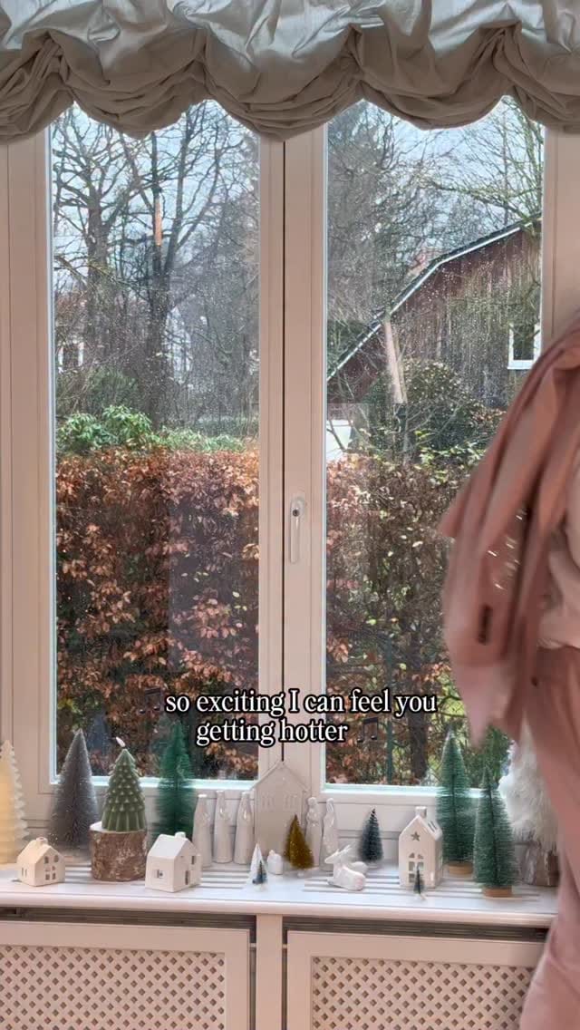 Post 7 by Julia Röntgen on Instagram (video)