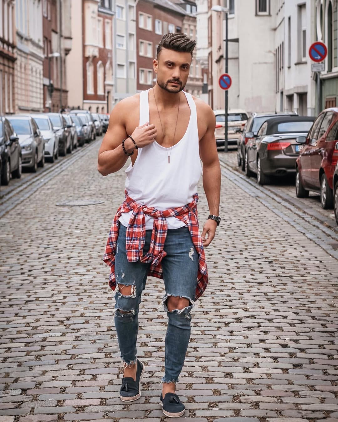 Post 10 by BURAK DINC on Instagram (image)