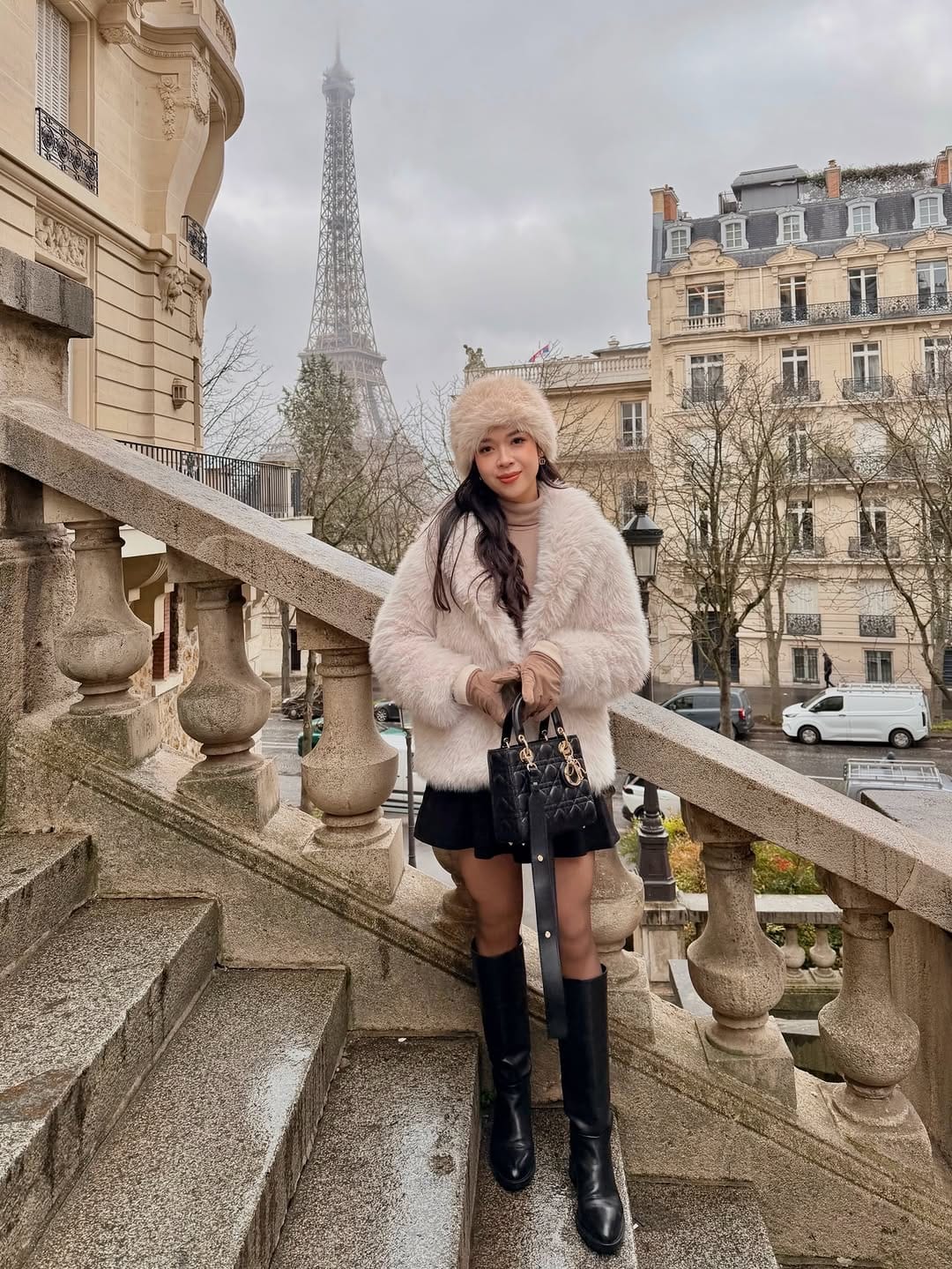 Post 9 by Kiều Trang on Instagram (carousel)