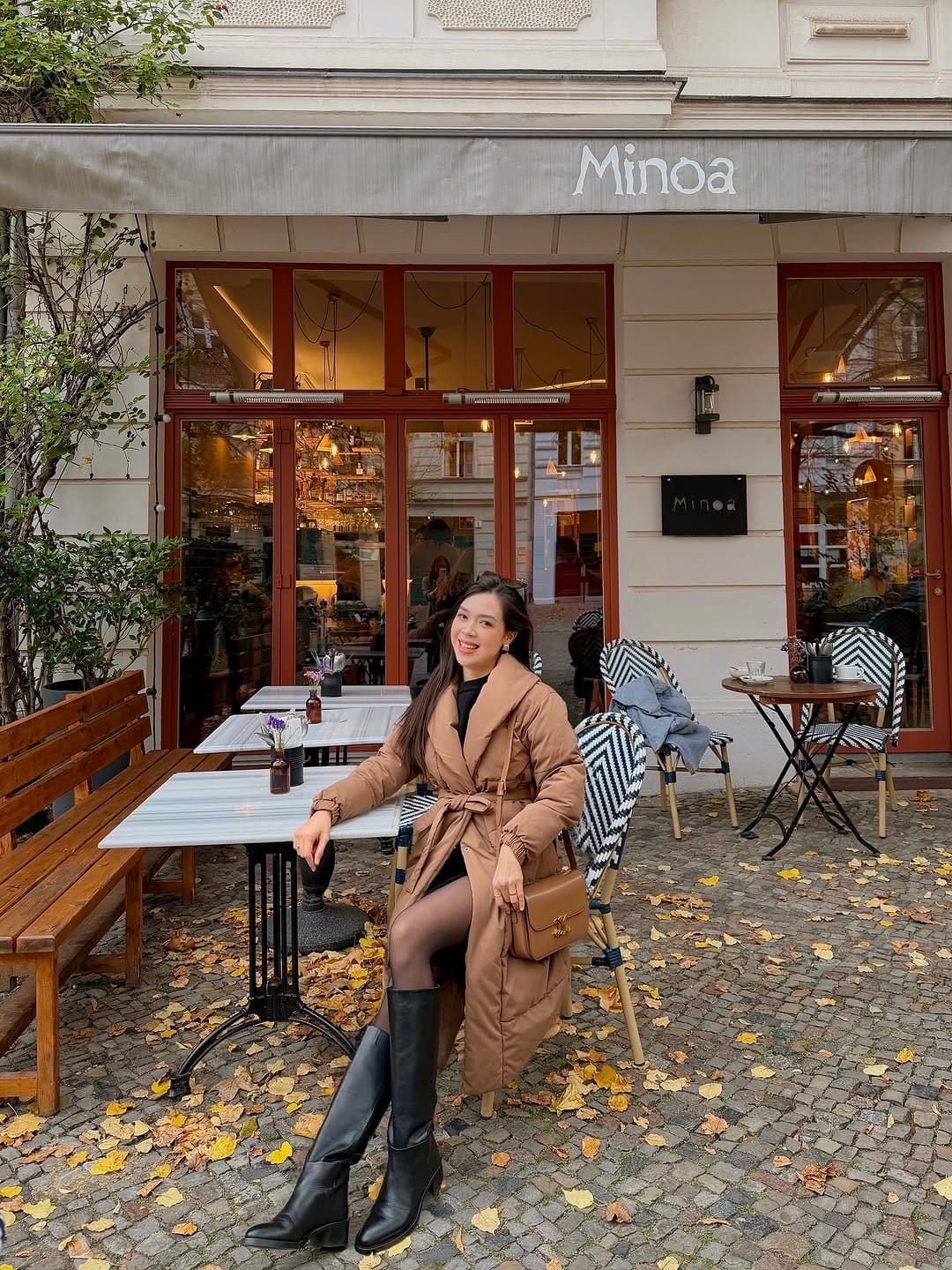 Post 10 by Kiều Trang on Instagram (carousel)