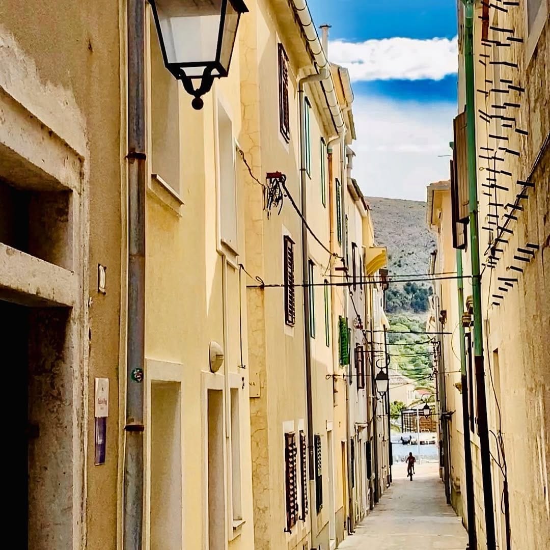 Post 10 by Choices of life Travelblog on Instagram (image)