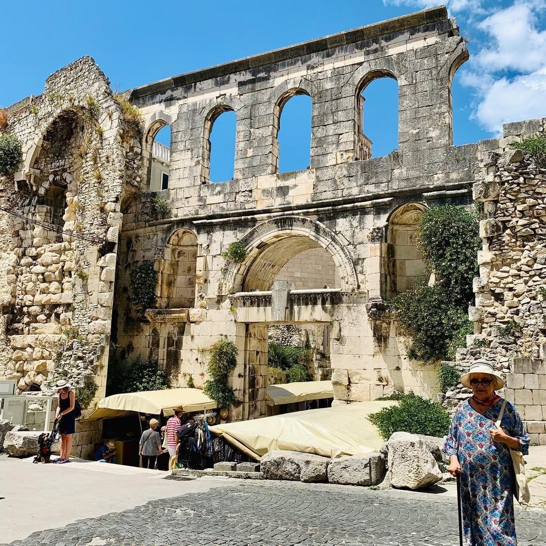 Post 4 by Choices of life Travelblog on Instagram (image)