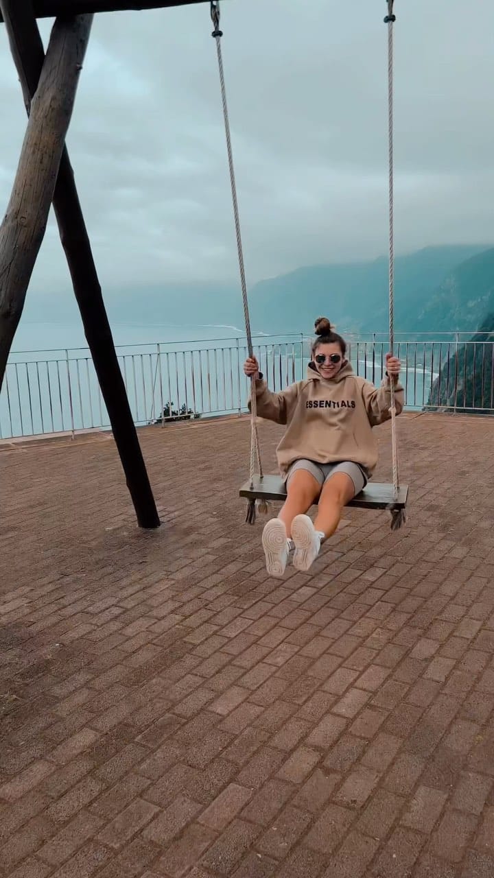 Post 10 by Leonie on Instagram (video)