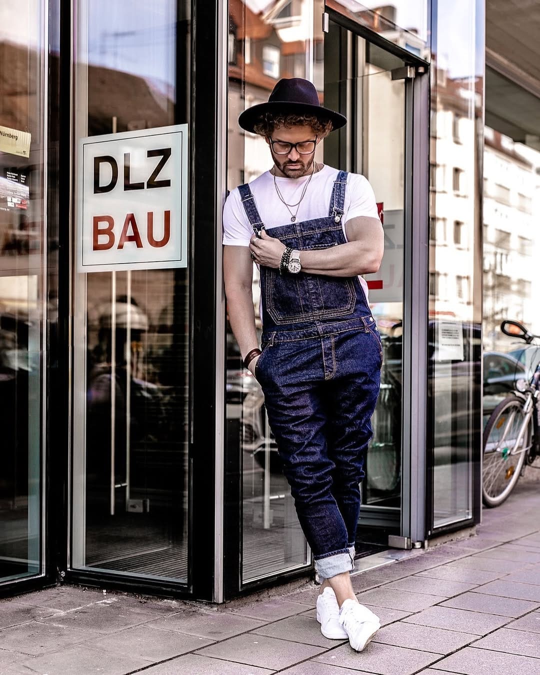 Post 6 by Viktor on Instagram (image)