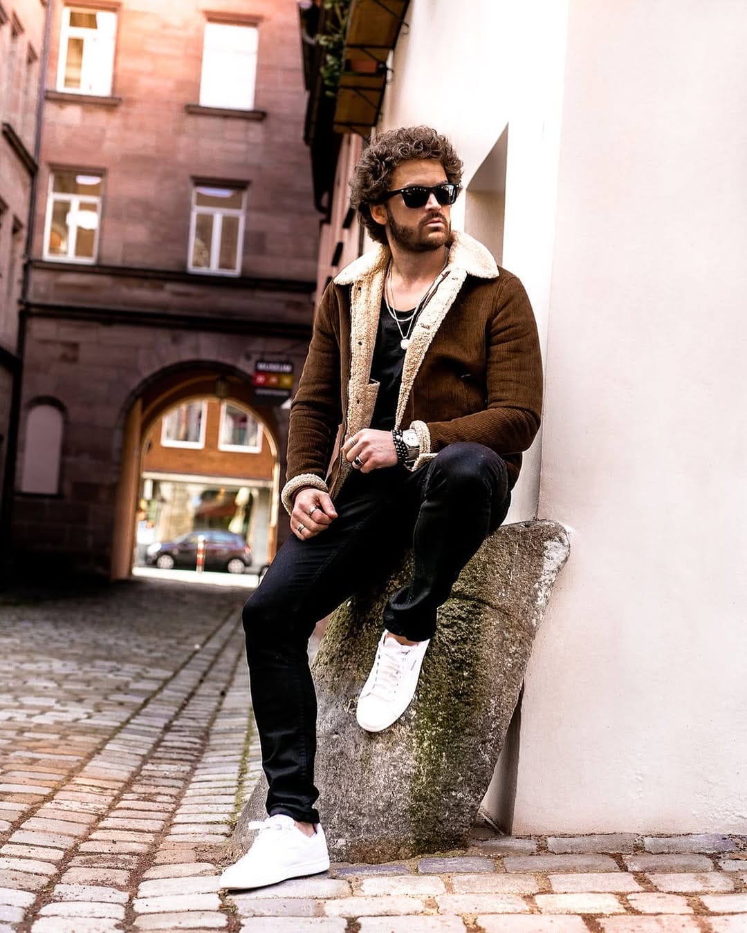 Post 7 by Viktor on Instagram (image)