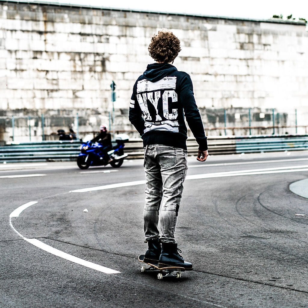 Post 3 by Viktor on Instagram (image)