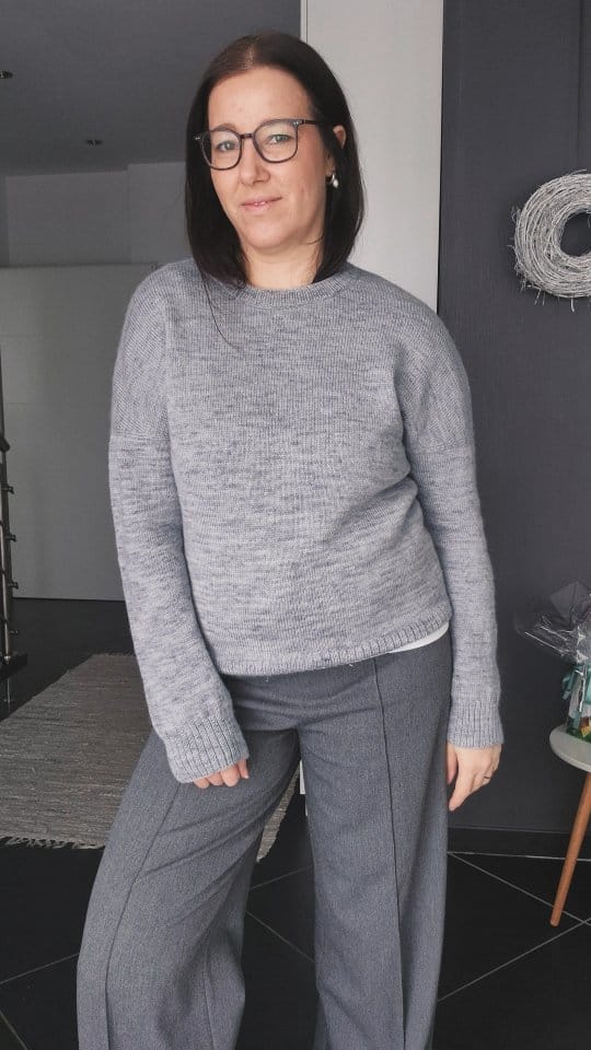 Post 3 by Ina Weiß Knitwear/ #handmade on Instagram (video)