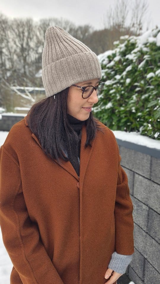 Post 6 by Ina Weiß Knitwear/ #handmade on Instagram (video)