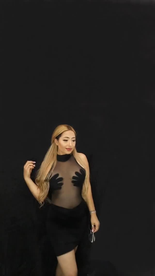 Post 2 by 💝meerin.k💝 on Instagram (video)
