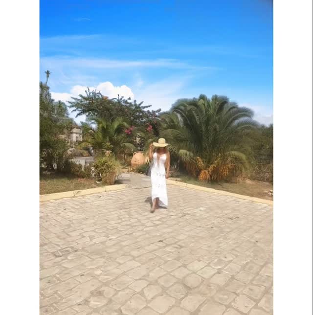 Post 4 by 💝meerin.k💝 on Instagram (video)