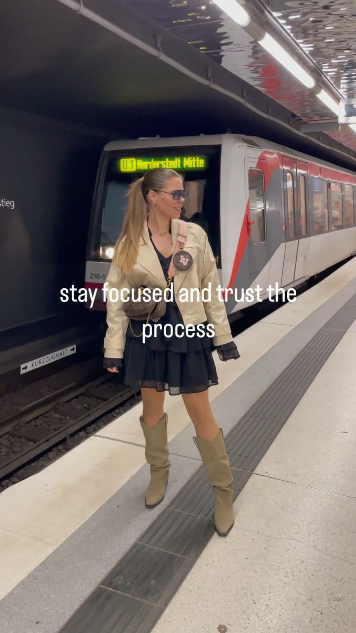 Post 9 by Jacky ❤️ | Hamburg | Fashion | Lifestyle | Beauty on Instagram (video)
