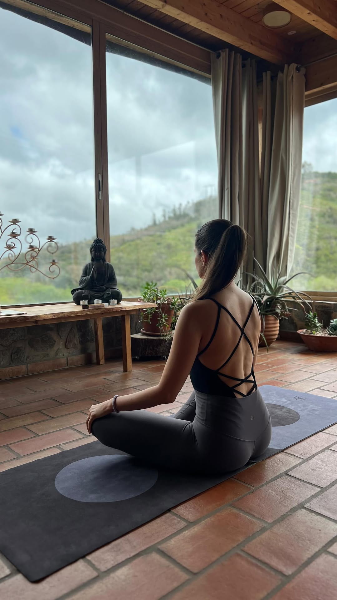 Post 6 by SAHRA VIDA | YOGA on Instagram (video)