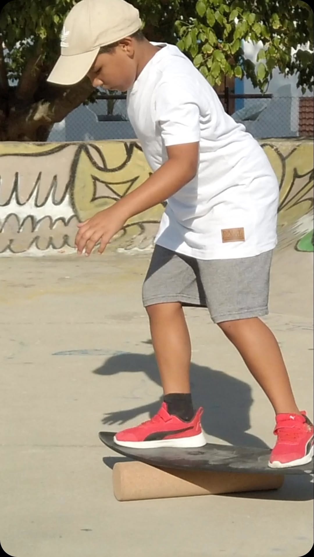 Post 10 by DaffyBoards Balance Board on Instagram (video)