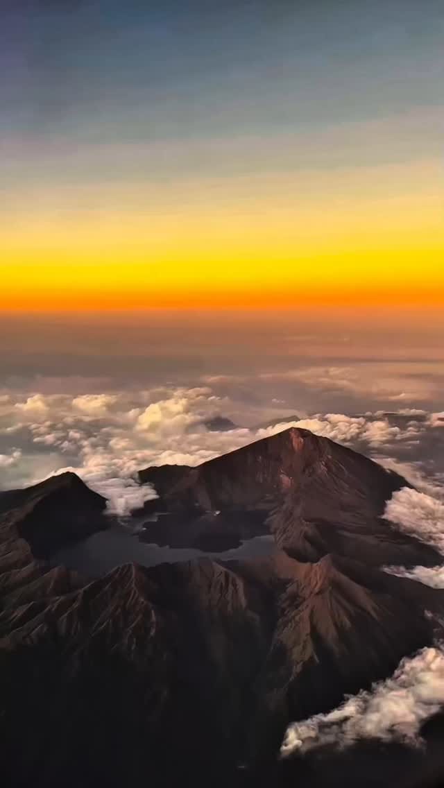 Post 4 by Lune Rinjani on Instagram (video)