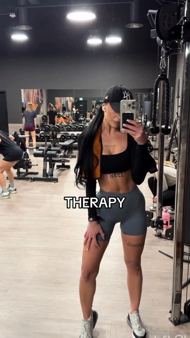 Post 2 by Melissa Alicja Hofman on Instagram (video)