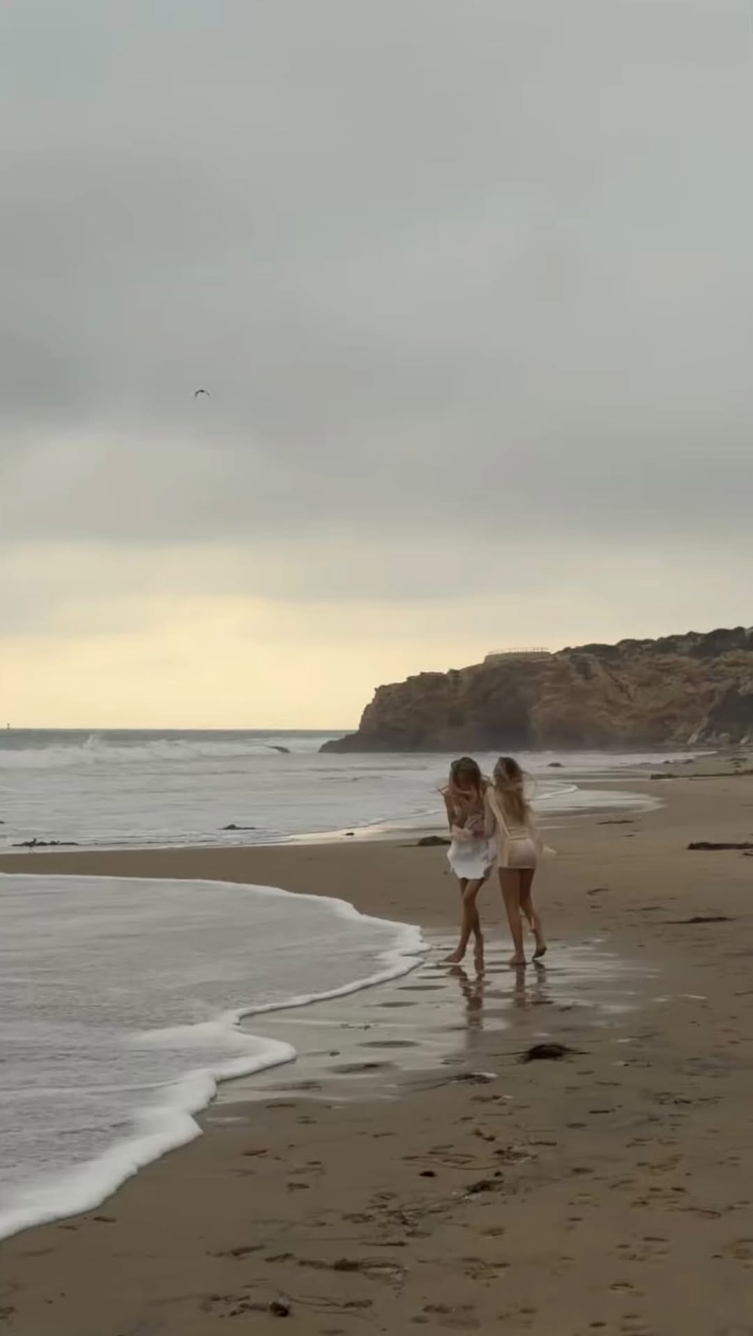 Post 3 by Anna Seidel on Instagram (video)
