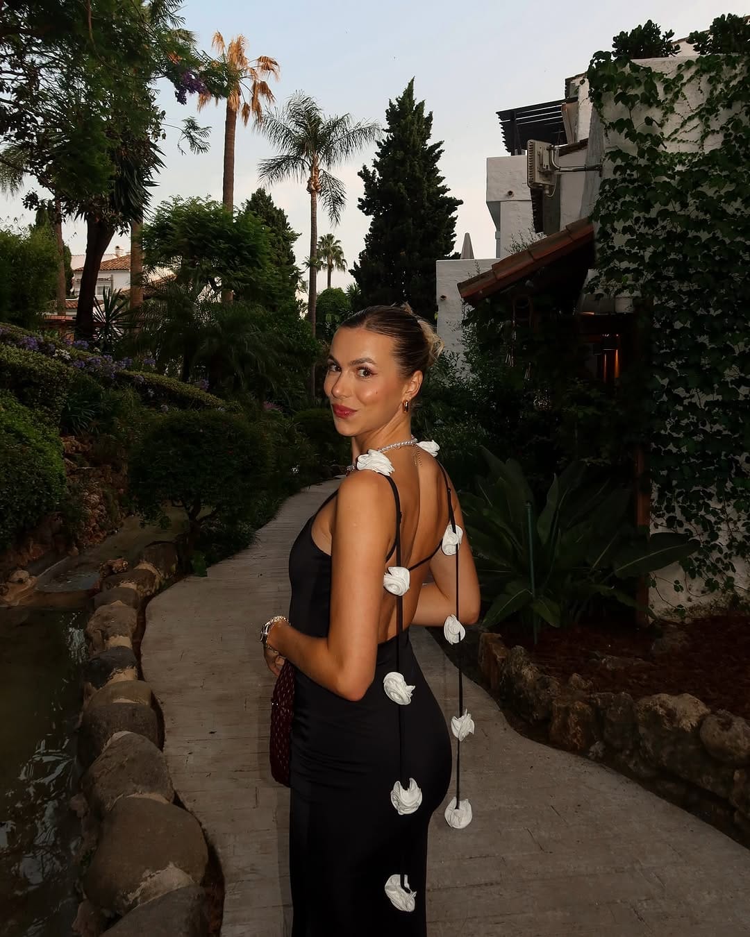 Post 9 by Anna Seidel on Instagram (carousel)