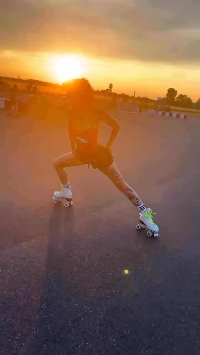 Post 10 by elena nas on Instagram (video)