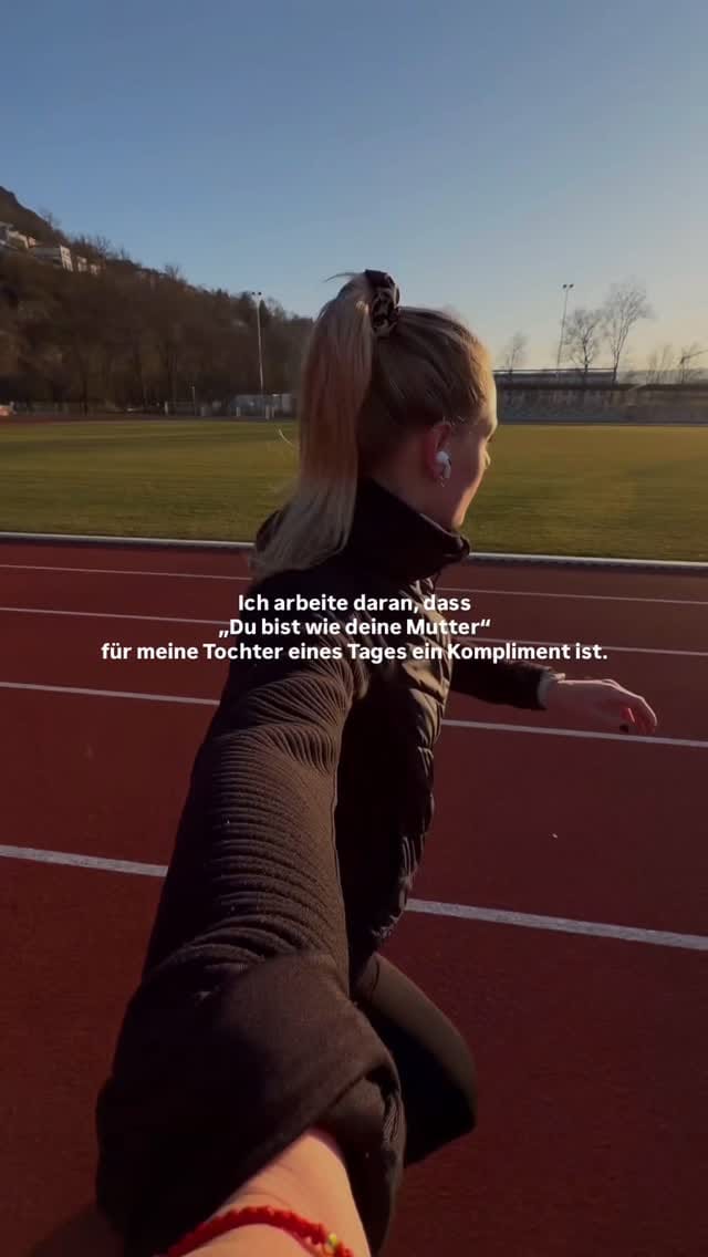 Post 2 by Kim Nathalie | Fitness · Fashion · Family on Instagram (video)