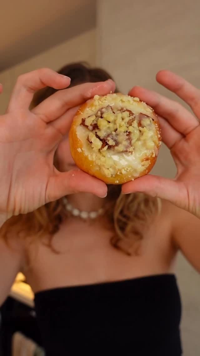 Post 2 by Lisi on Instagram (video)