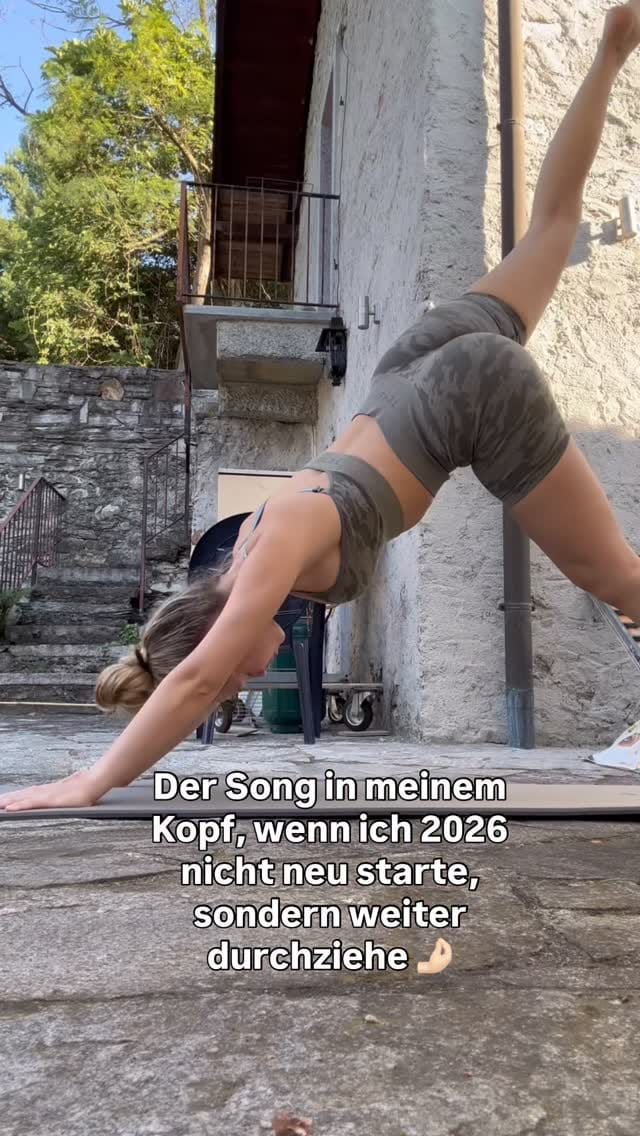 Post 4 by Livia ✨ on Instagram (video)