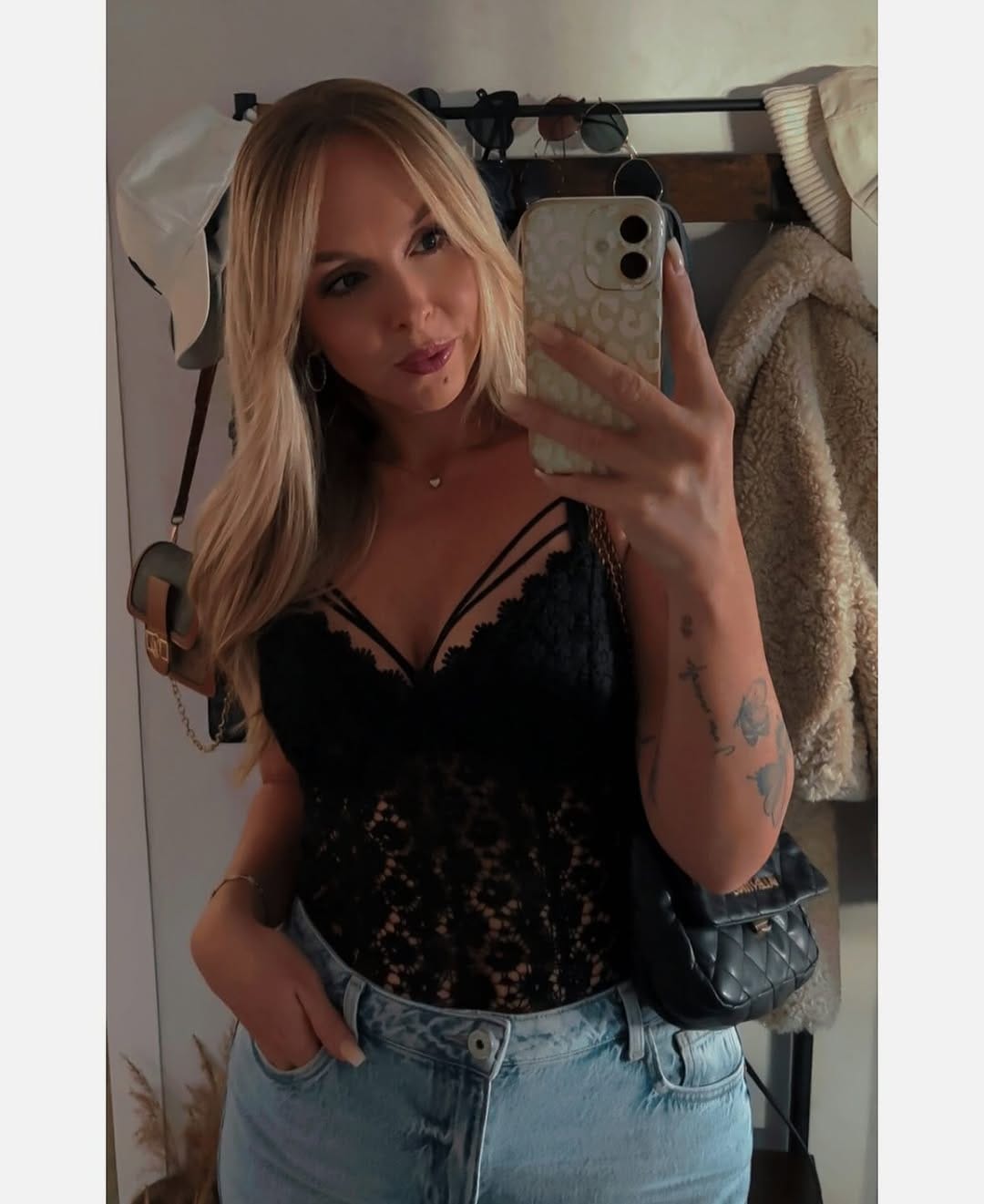 Post 8 by L I S A 🌸 on Instagram (carousel)