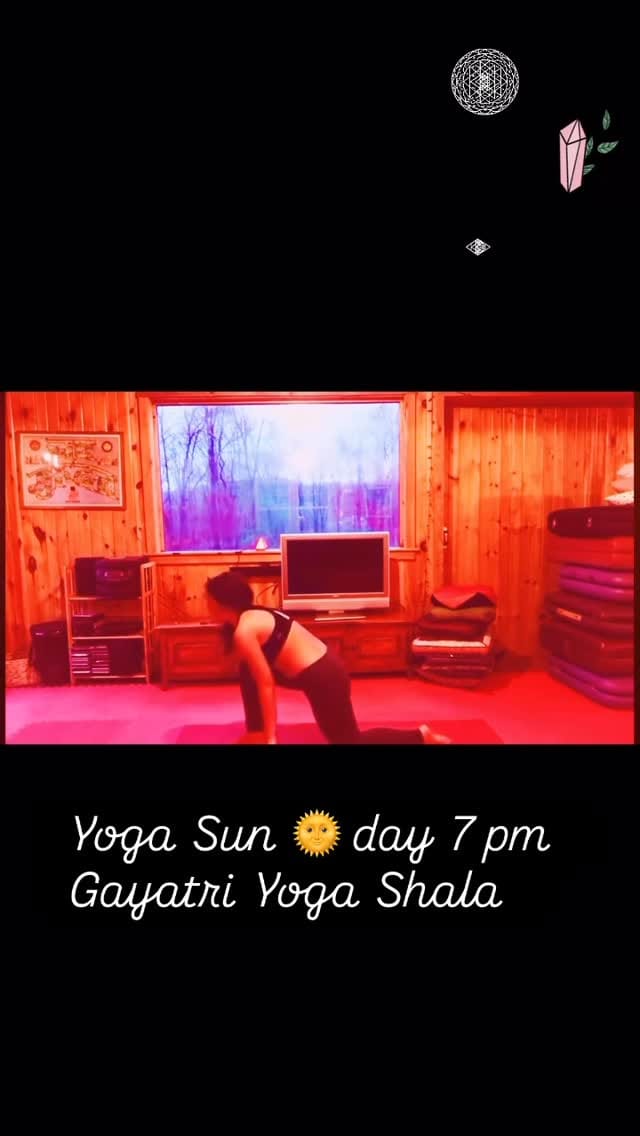 Post 1 by Melodie Maria Yoga 🧚🏼‍♂️💚🍯💞🏆 on Instagram (video)