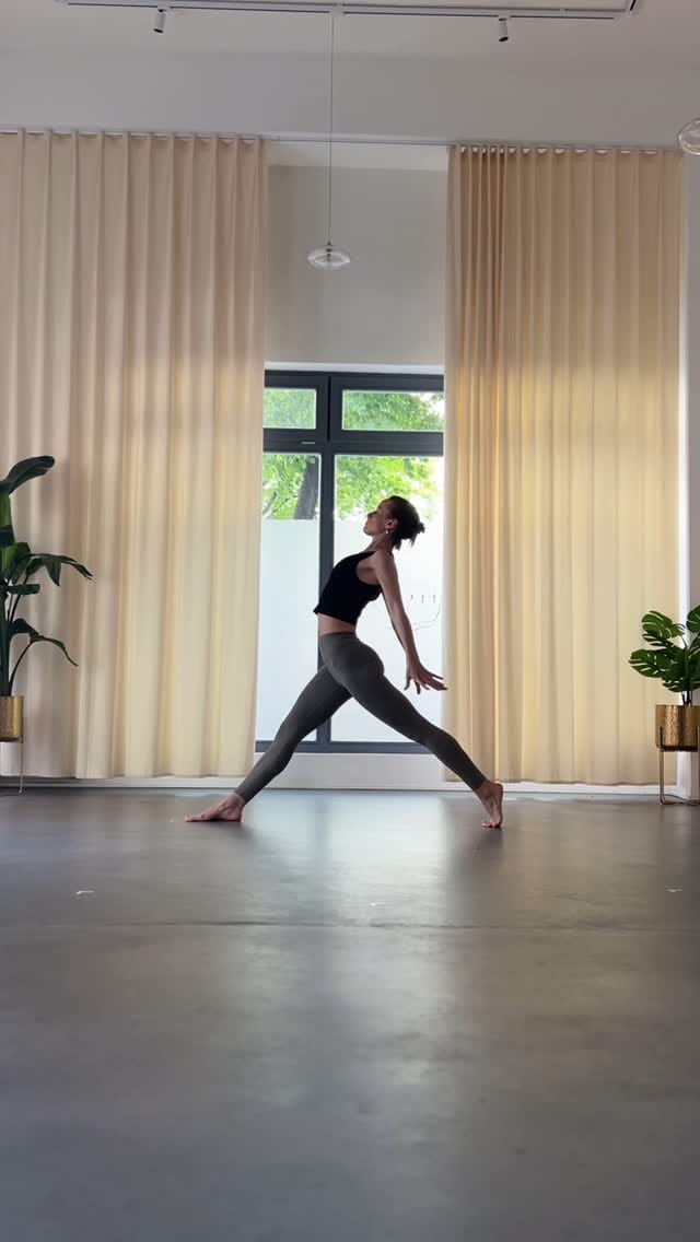 Post 9 by Lea Louisa on Instagram (video)