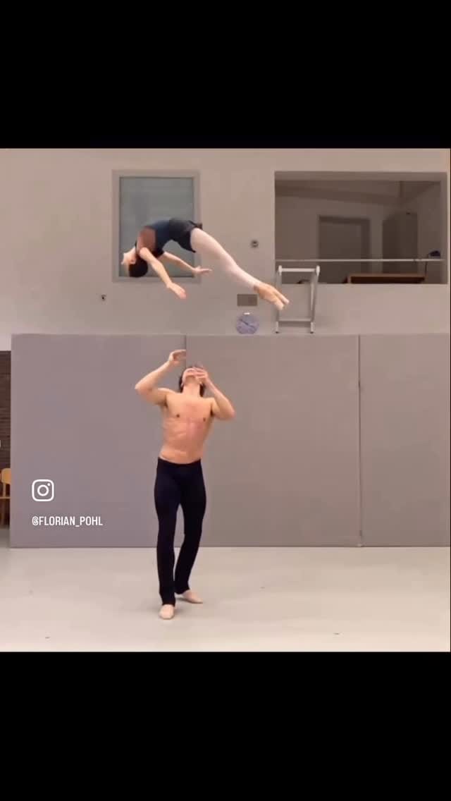 Post 3 by F L O R I A N   P O H L on Instagram (video)